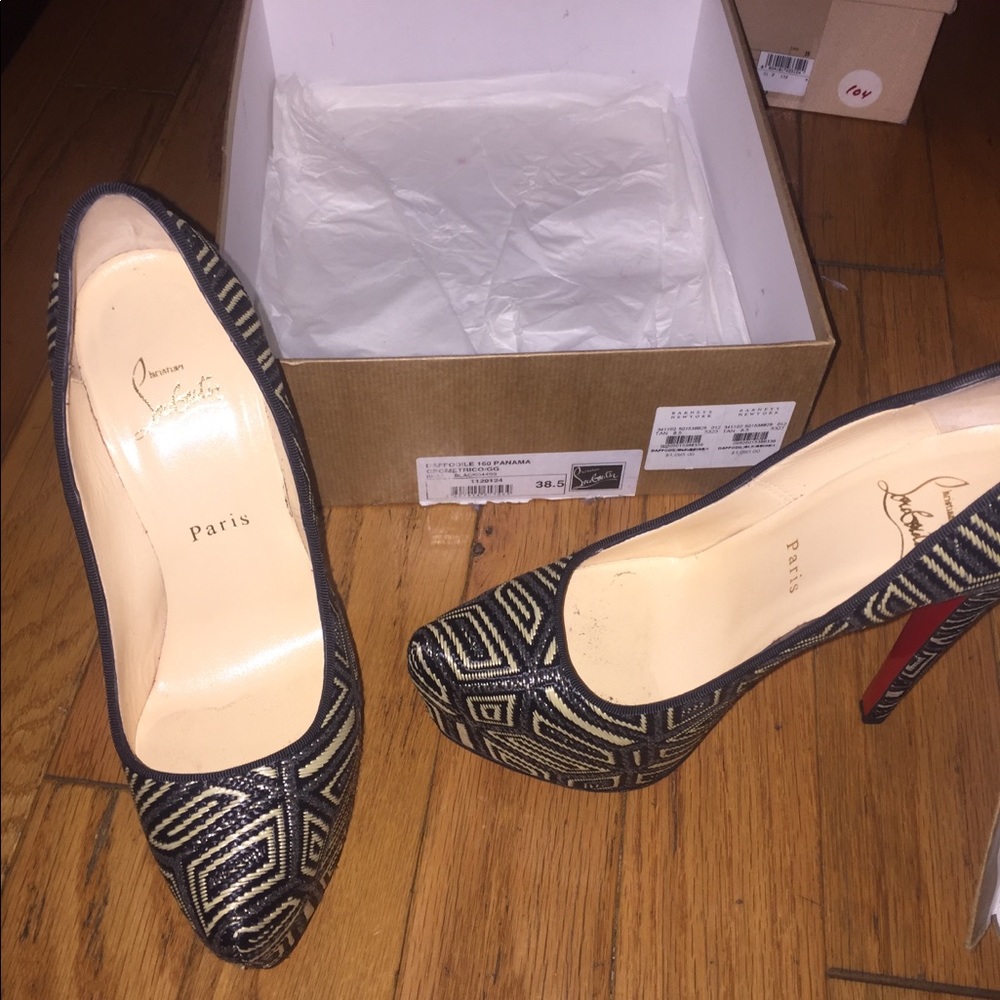 Christian Louboutin 38.5